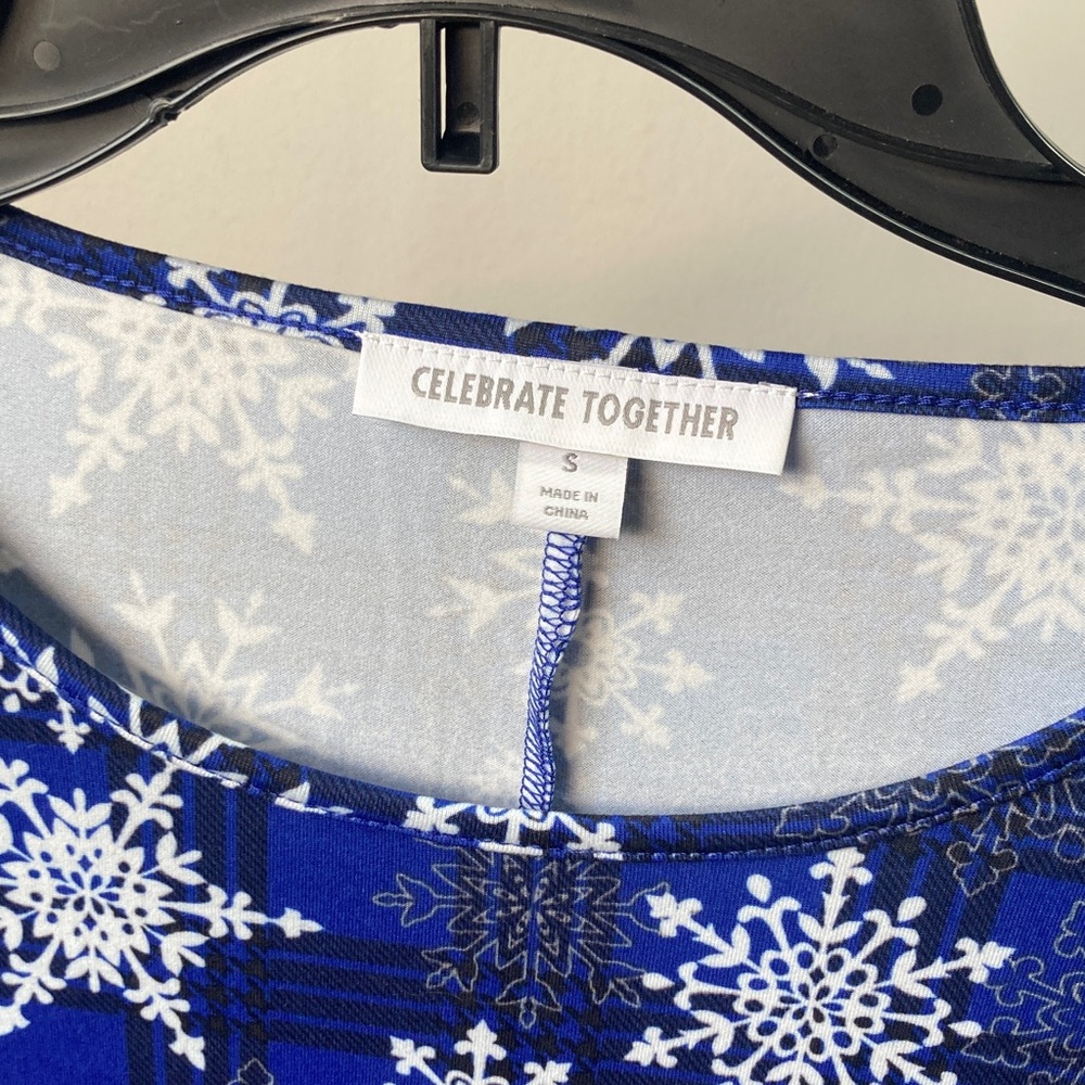 3/$15 Snowflake and plaid print 3/4 sleeve nightshirt nightgown size S - Picture 10 of 15
